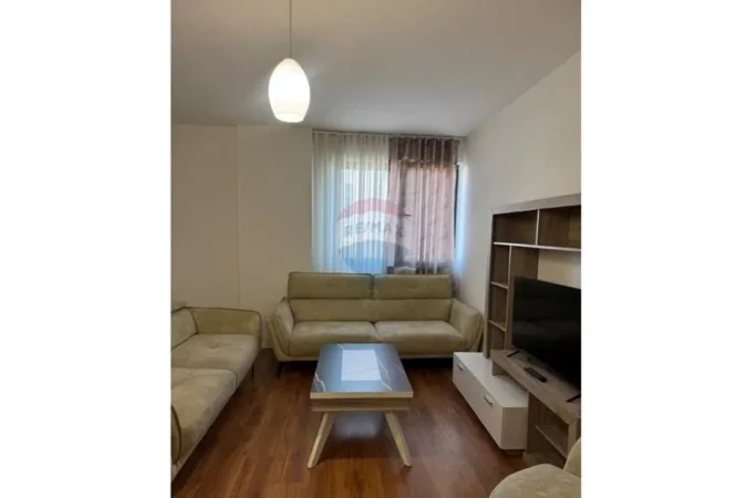 Tirane, jepet me qera apartament 2+1 , 112 m² 650 € 