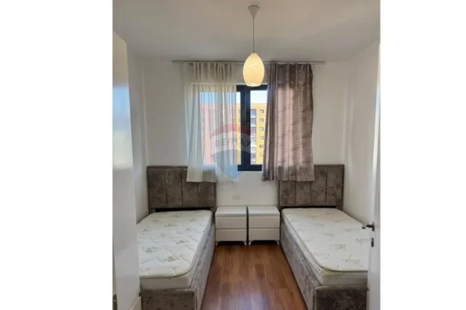 Tirane, jepet me qera apartament 2+1 , 112 m² 650 € 