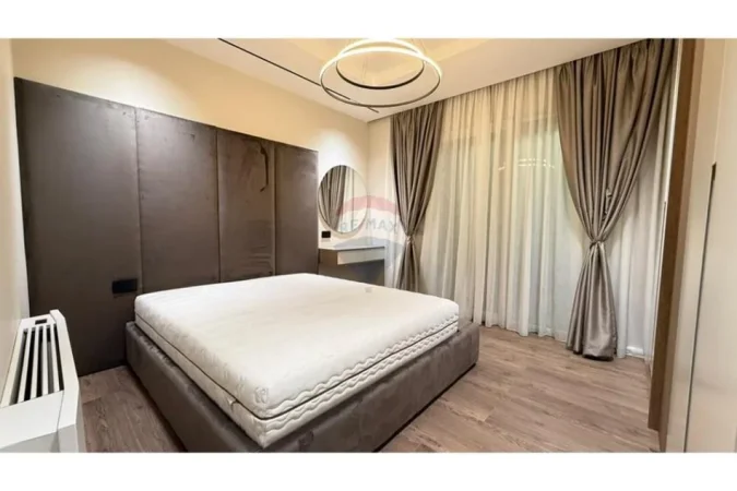 Tirane, jepet me qera apartament 2+1 , 101 m² 1.500 € (Liqeni I Tiranës)