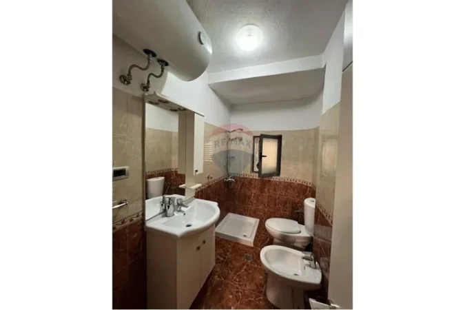 Tirane, jepet me qera apartament 1+1 , 66 m² 751 € 