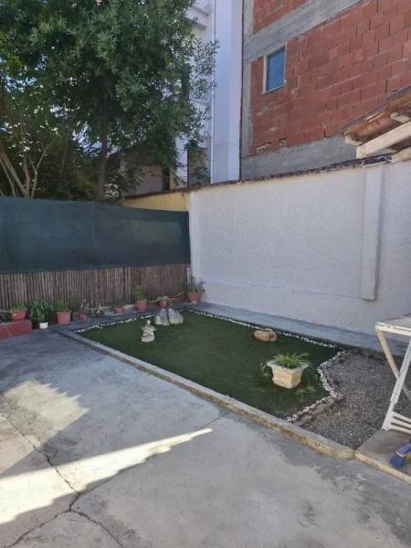 Shqiperi, jepet me qera shtepi 1kateshe,  2+1+Aneks+Ballkon Kati 1, 100 m² 650 € (SELVIA)