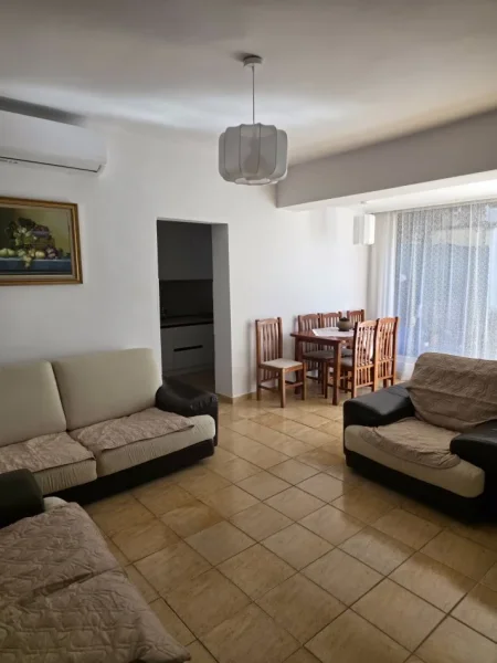 Shqiperi, jepet me qera shtepi 1kateshe,  2+1+Aneks+Ballkon Kati 1, 100 m² 650 € (SELVIA)