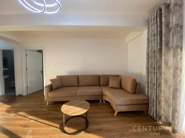 Tirane, jepet me qera apartament 1+1+Ballkon Kati 1, 92 m² 730 € (618132)