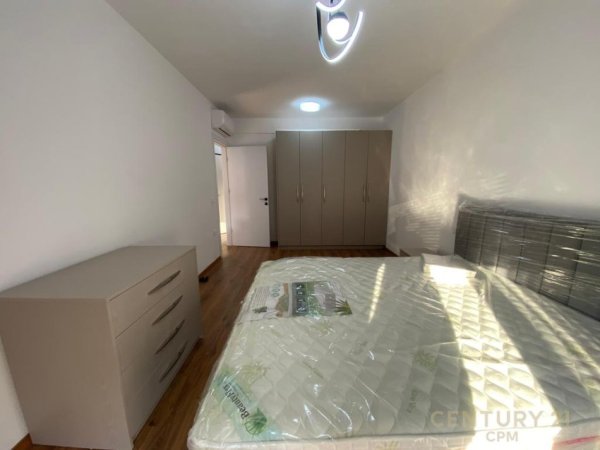 Tirane, jepet me qera apartament 1+1+Ballkon Kati 1, 92 m² 730 € (618132)