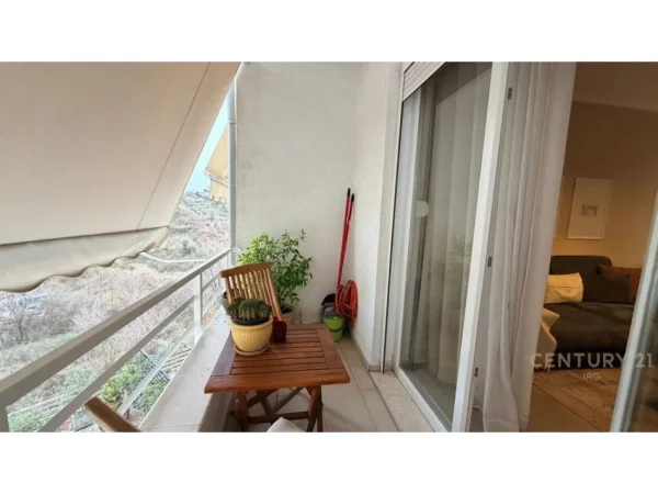 Tirane, jepet me qera apartament 1+1+Ballkon Kati 2, 70 m² 700 € (383132)