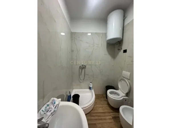 Tirane, jepet me qera zyre Kati 4, 106 m² 1.250 € (486132)
