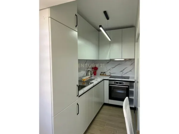 Tirane, jepet me qera apartament 2+1 Kati 3, 72 m² 750 € (237132)