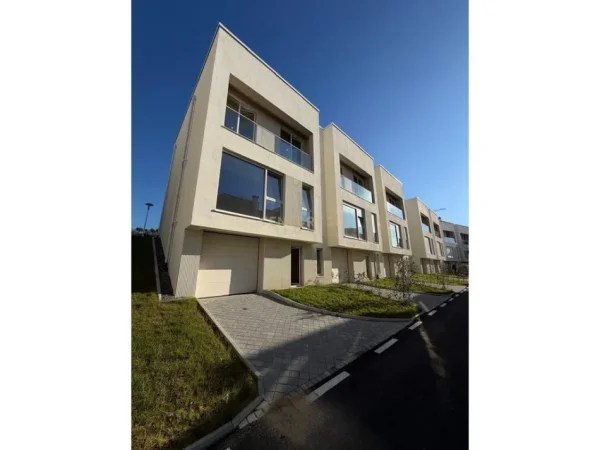 Tirane, shes Vile 3 Katshe Kati 3, 197 m² 380.000 € (ABA RESIDENCE)