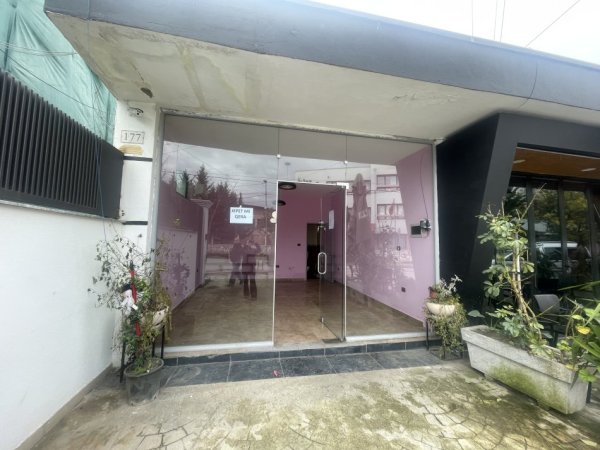 Tirane, jepet me qera dyqan Kati 1, 25 m² (Rr.Petrit Radovicka,afer shkolles Gjergj Fishta)