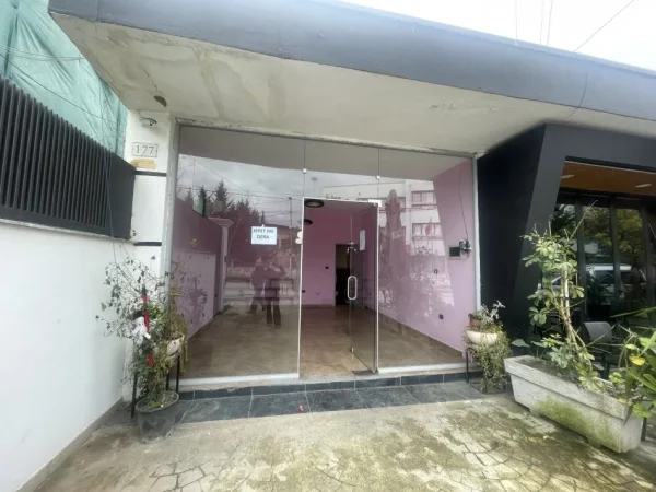 Tirane, jepet me qera dyqan Kati 1, 25 m² (Rr.Petrit Radovicka,afer shkolles Gjergj Fishta)