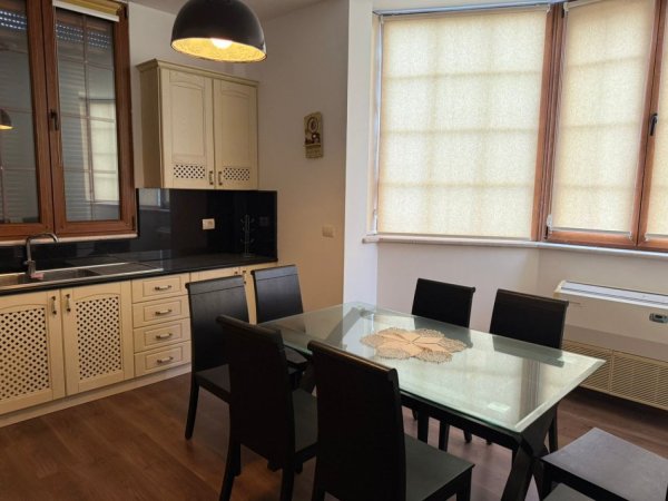 Tirane, jepet me qera Vile 3+1+Aneks+Ballkon Kati 2, 155 m² 2.000 € (Fshati Vishaj)
