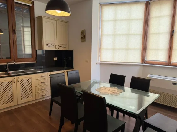 Tirane, jepet me qera Vile 3+1+Aneks+Ballkon Kati 2, 155 m² 2.000 € (Fshati Vishaj)