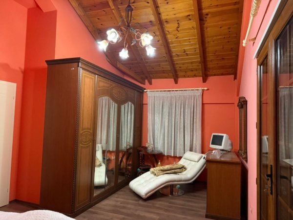 Tirane, jepet me qera Vile 3+1+Aneks+Ballkon Kati 2, 155 m² 2.000 € (Fshati Vishaj)