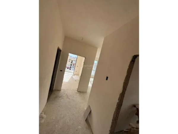 Tirane, shes apartament 2+1+Aneks+Ballkon Kati 5, 106 m² 255.182 € 