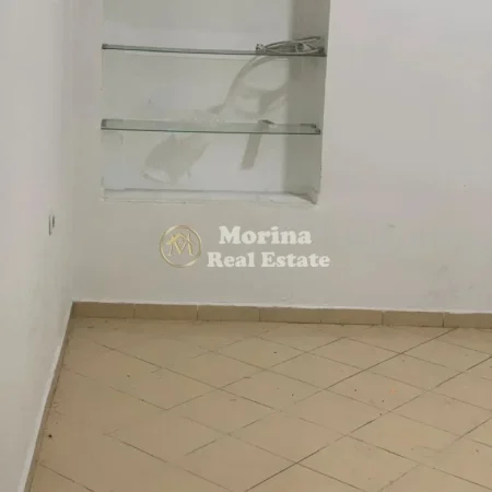 Tirane, jepet me qera ambjent biznesi Kati 0, 25 m² 350 € (Rruga Bardhyl)