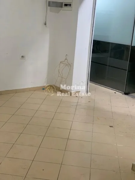 Tirane, jepet me qera ambjent biznesi Kati 0, 25 m² 350 € (Rruga Bardhyl)