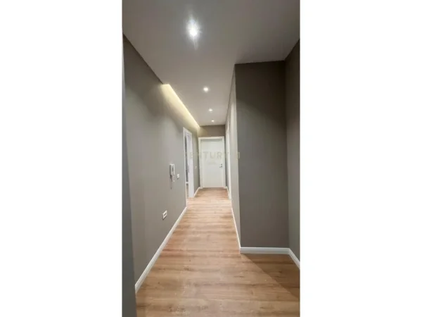 Tirane, shes apartament 1+1+Aneks+Ballkon Kati 5, 89 m² 180.000 € (Kompleksi xheluks)