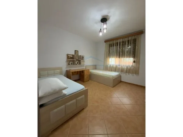 Tirane, jepet me qera apartament 2+1+2 Kati 4, 113 m² 650 € (Rruga Panorama , Prane SPAK)