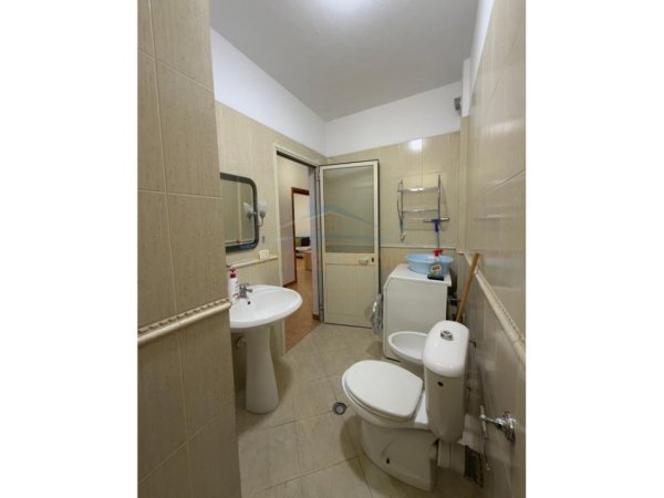 Tirane, jepet me qera apartament 2+1+2 Kati 4, 113 m² 650 € (Rruga Panorama , Prane SPAK)