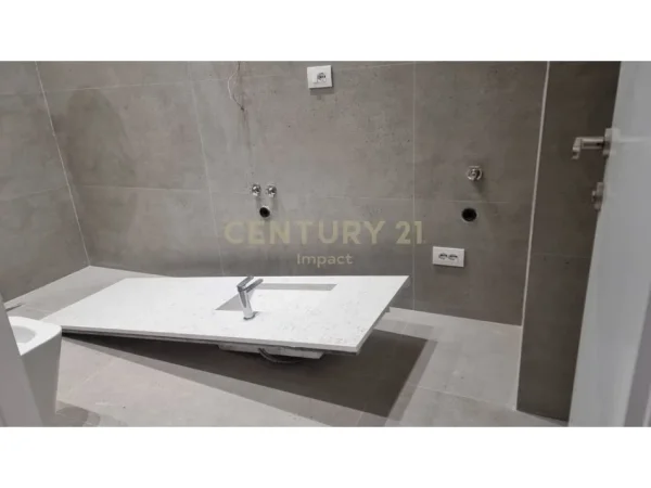 Tirane, shes apartament 1+1+Aneks+Ballkon Kati 0, 74 m² 150.000 € 