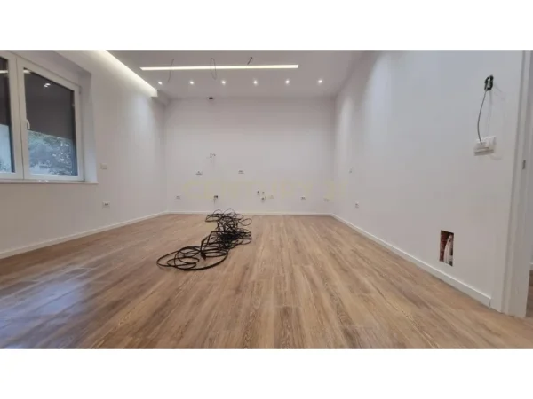 Tirane, shes apartament 2+1+Aneks+Ballkon , 102 m² 220.000 € 