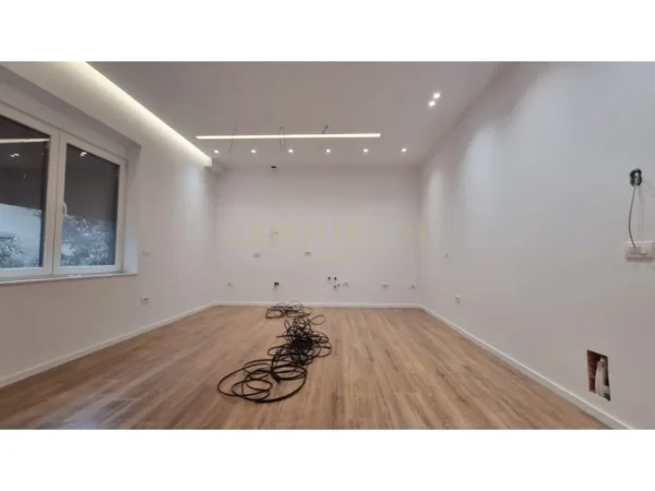 Tirane, shes apartament 2+1+Aneks+Ballkon , 102 m² 220.000 € 