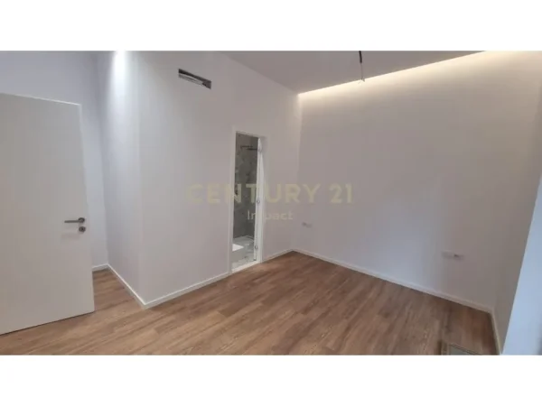 Tirane, shes apartament 2+1+Aneks+Ballkon , 102 m² 220.000 € 