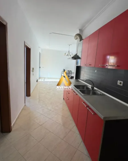 Tirane, shitet apartament 1+1+Ballkon Kati 5, 62 m² 100.000 € (Yzberisht)