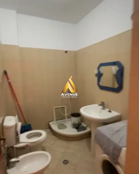 Tirane, shitet apartament 1+1+Ballkon Kati 5, 62 m² 100.000 € (Yzberisht)