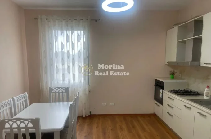 Tirane, jepet me qera apartament 2+1 Kati 2, 130 m² 550 € (Fresku)