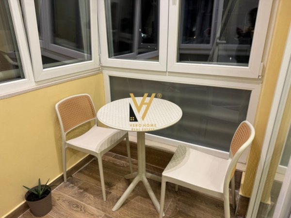 Tirane, jepet me qera apartament 1+1+Ballkon Kati 3, 67 m² 700 € (LAPRAKE)