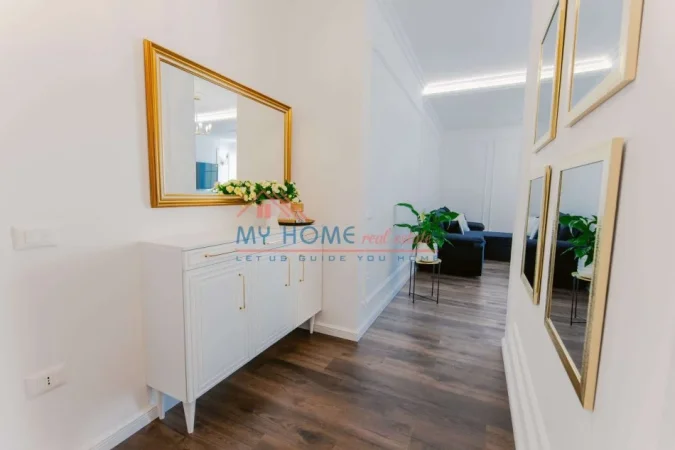 Tirane, jepet me qera apartament 1+1+Ballkon Kati 9, 75 m² 600 € (Astir)