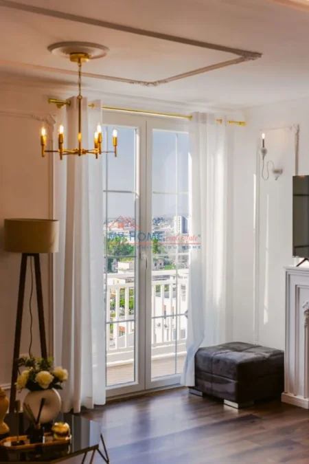 Tirane, jepet me qera apartament 1+1+Ballkon Kati 9, 75 m² 600 € (Astir)