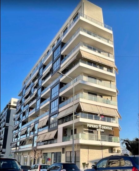 Tirane, shitet ambjent biznesi 2-katesh 623 m² 1.390.000 € (Rezidenca Alba, Rruga Ndre Mjeda)