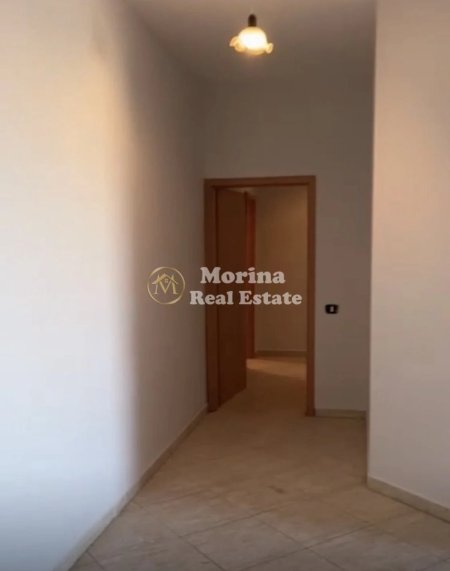 Tirane, jepet me qera ambjent biznesi Kati 6, 110 m² 750 € (Rruga e Kavajes)