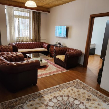 Tirane, jepet me qera Vile 2+1+Ballkon Kati 2, 95 m² 550 € (Kodra e Diellit/Rruga Bill Klinton)