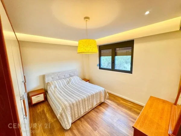 Tirane, jepet me qera apartament 2+1+Aneks+Ballkon Kati 10, 119 m² 1.300 € 