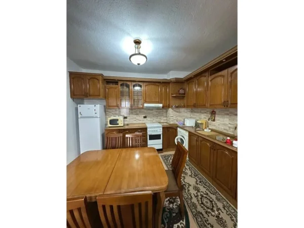 Tirane, jepet me qera apartament 1+1 Kati 9, 90 m² 520 € (Don Bosko,Tiranë)