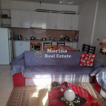 Tirane, jepet me qera apartament 2+1 Kati 6, 140 m² 300 € (Kamez)