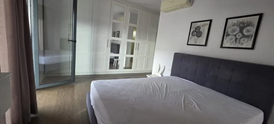 Tirane, jepet me qera apartament 2+1 Kati 6, 129 m² 851 € (Ish Parku)