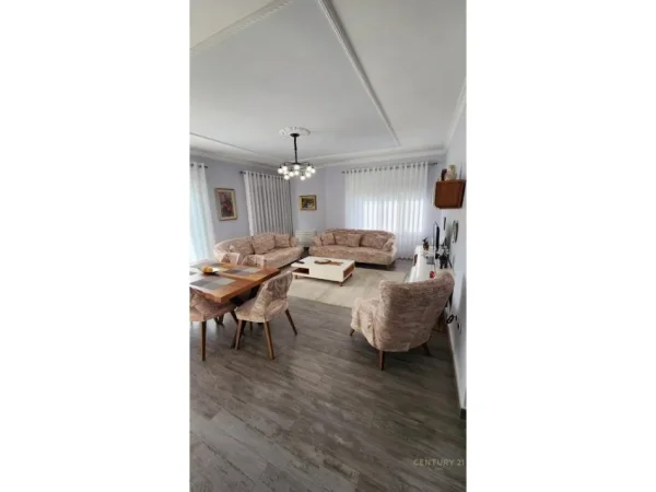 Tirane, jepet me qera apartament 3+1+Aneks+Ballkon Kati 6, 150 m² 1.500 € 
