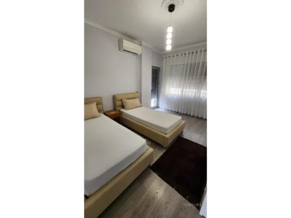 Tirane, jepet me qera apartament 3+1+Aneks+Ballkon Kati 6, 150 m² 1.500 € 