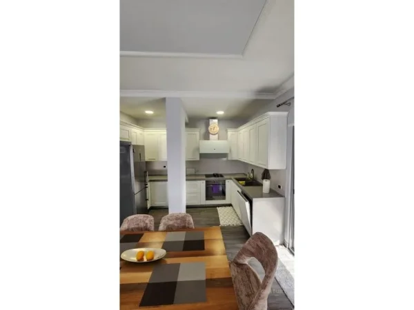 Tirane, jepet me qera apartament 3+1+Aneks+Ballkon Kati 6, 150 m² 1.500 € 
