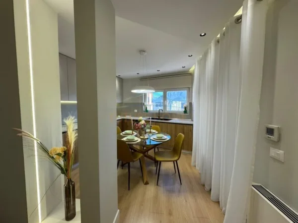 Tirane, shitet apartament 2+1 Kati 8, 166 m² 299.000 € (ZOGU I ZI)