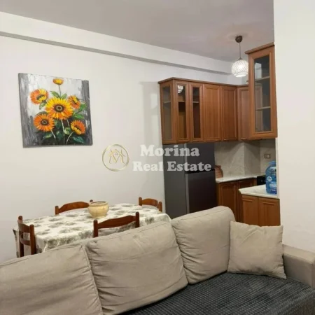 Tirane, jepet me qera apartament 1+1 Kati 3, 73 m² 600 € (Komuna e Parisit)