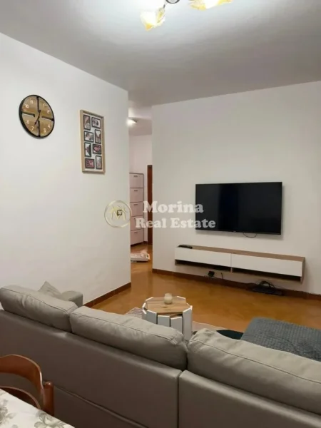 Tirane, jepet me qera apartament 1+1 Kati 3, 73 m² 600 € (Komuna e Parisit)