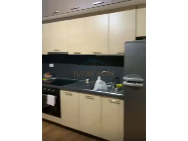 Tirane, jepet me qera apartament 1+1 Kati 2, 74 m² 550 € (GREEN CITY , Unaza e Re)