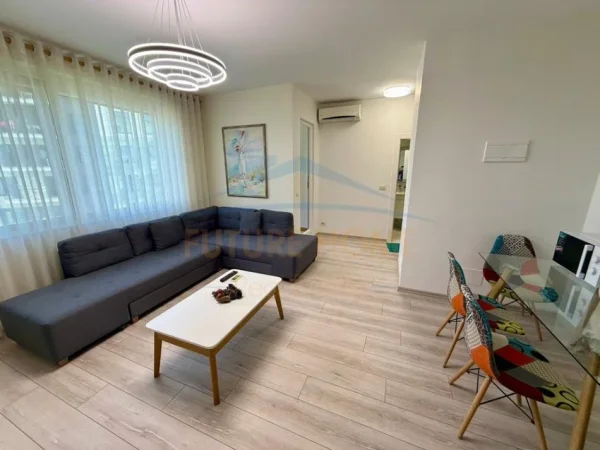 Tirane, jepet me qera apartament 1+1 Kati 8, 70 m² 900 € (Rruga e Kosovareve)