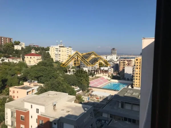 Durres, jepet me qera 3+1 , 600 € 