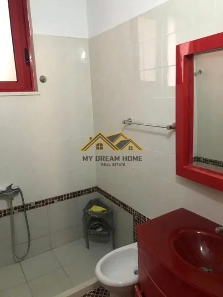 Durres, jepet me qera 3+1 , 600 € 